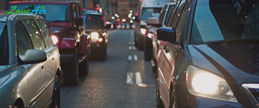Verschmutzte Luft auf der Straße