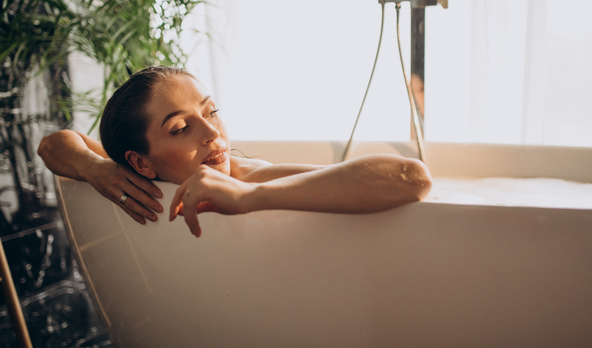 Im Badezimmer sollte eine entspannende Atmosphäre herrschen. Wie kann man Luftverschmutzungen entfernen?