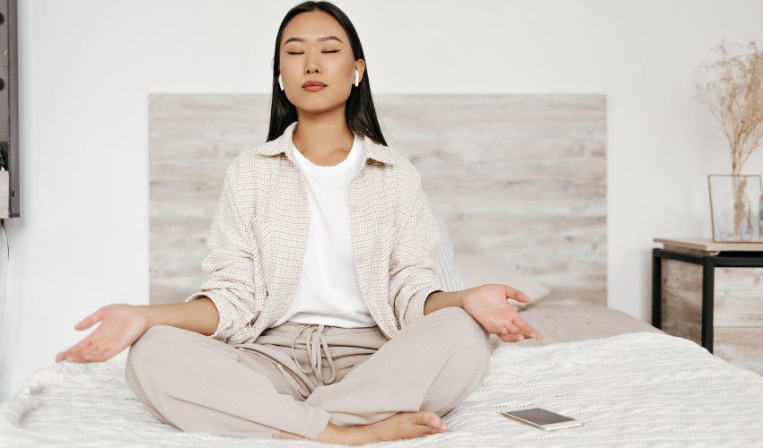 Asthmabeschwerden lassen sich unter anderem durch Atemübungen und Entspannung lindern