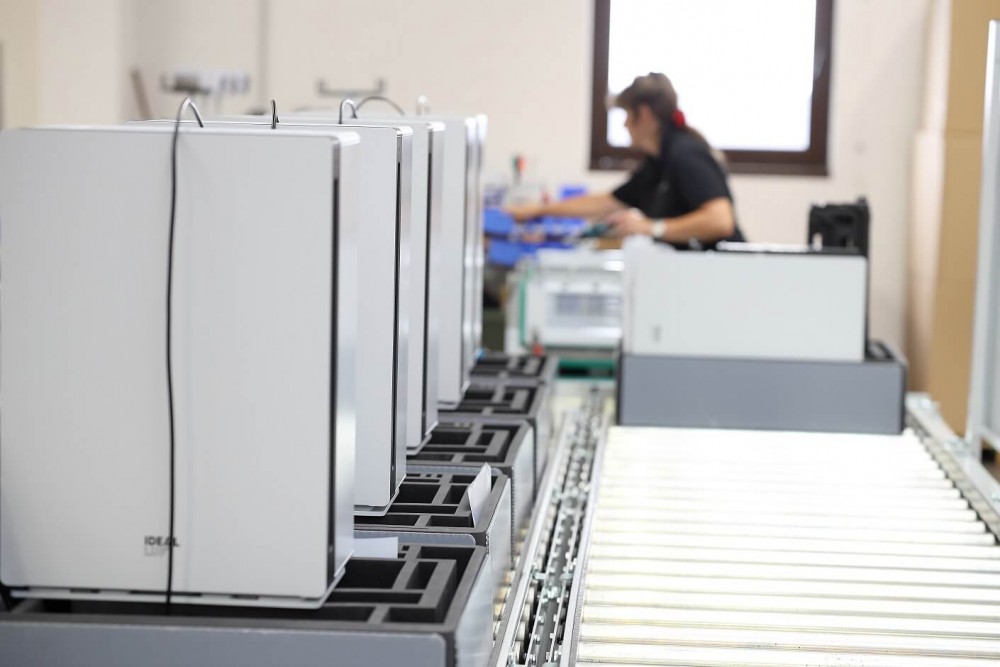 Ideal AP 60 PRO Luftreiniger in der Fabrik