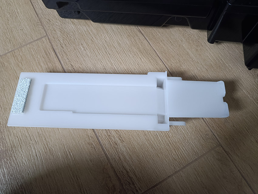 Sharp KI-TX100EU-H – Sicherheitsverriegelung des Filters