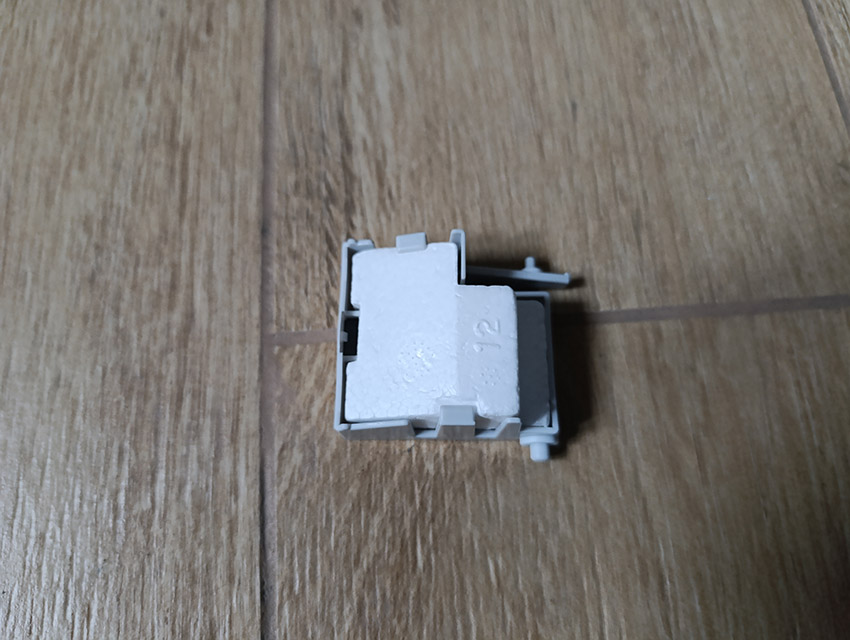 Sharp KI-TX100EU-H – Schwimmer