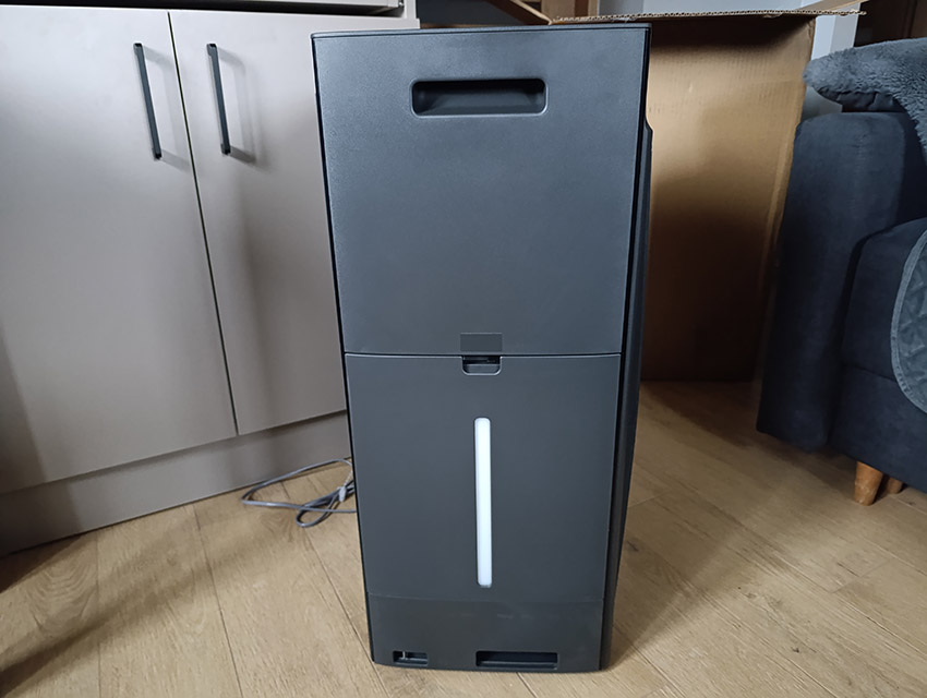 Sharp KI-TX100EU-H – Seitenansicht der Befeuchterseite