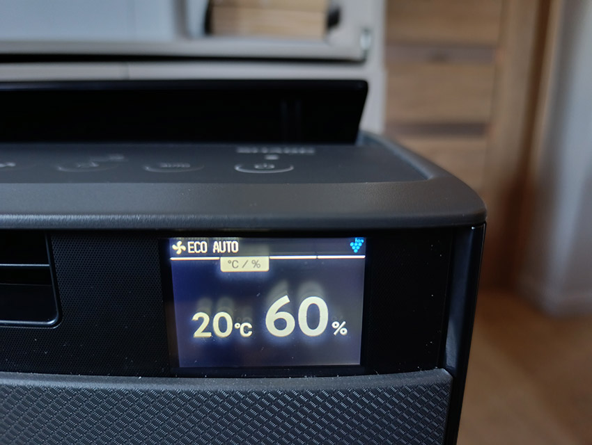 Sharp KI-TX100EU-H – Anzeige für Luftfeuchtigkeit und Temperatur