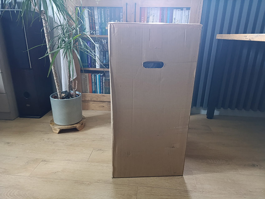 Sharp KI-TX100EU-H – im Karton