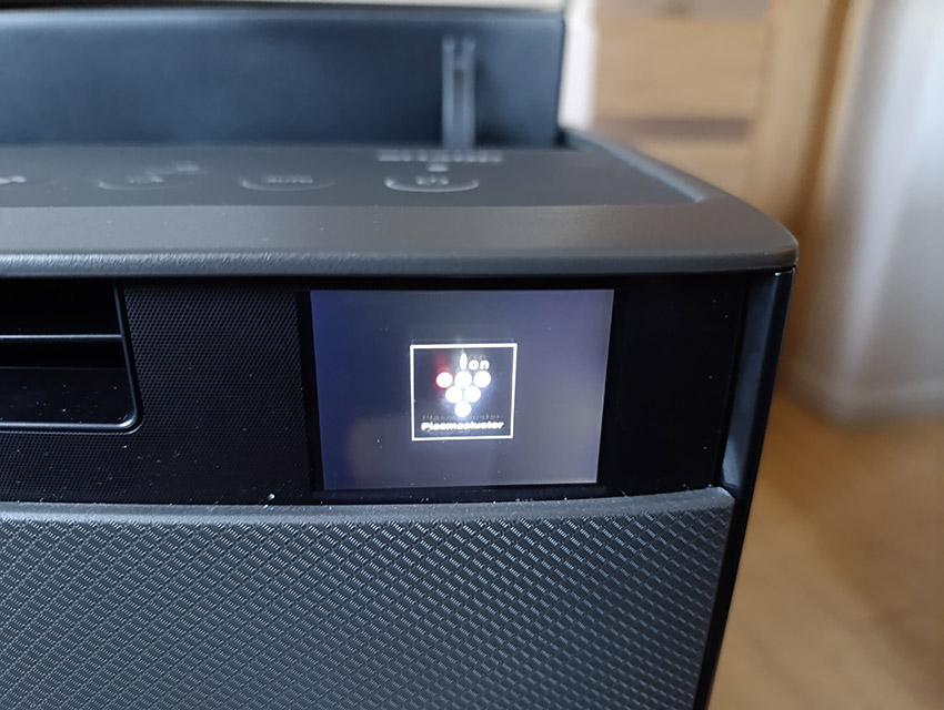 Sharp KI-TX100EU-H – Begrüßungsbildschirm, Plasmacluster-Logo