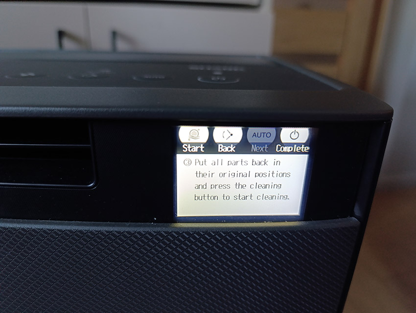 Sharp KI-TX100EU-H – Reinigungsmodus für den Befeuchterfilter