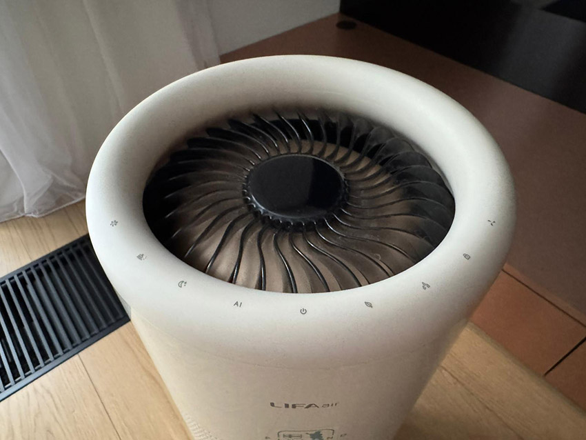 Bedienfeld des Luftbefeuchters LIFAair LAH302