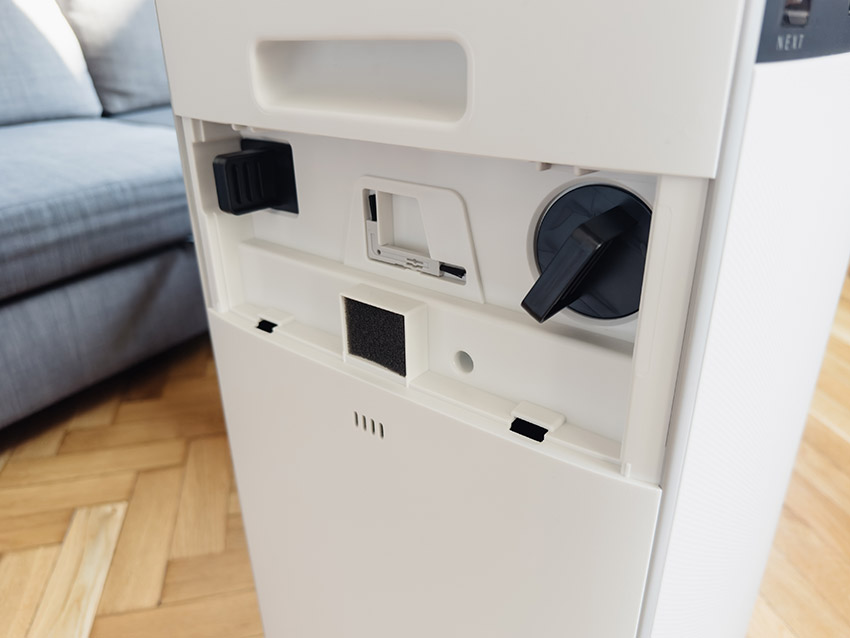 Sensoren und Module des Sharp KI-TX100EU-W im Inneren des Geräts