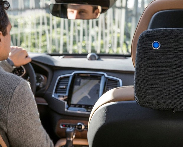 Blueair Cabin P1 im Auto montiert