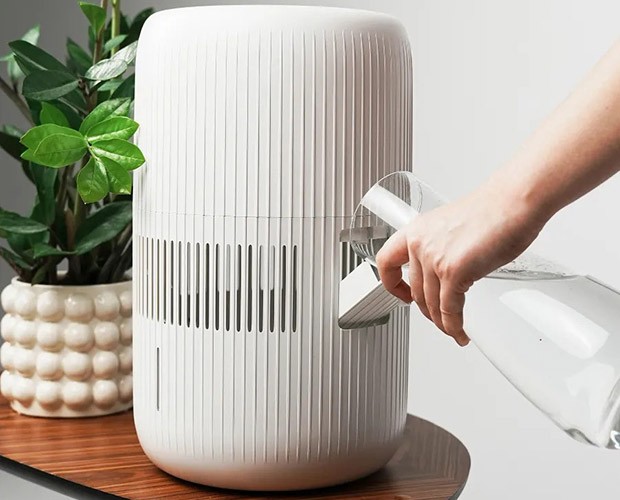 Wasser in den Tank der Klarta Humea Grande WiFi einfüllen