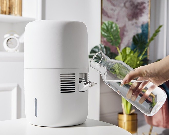 Wasserbefüllung des Tanks im Klarta Humea WiFi Luftbefeuchter