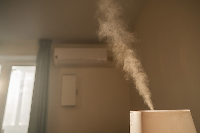 Luftbefeuchter vor Klimaanlage