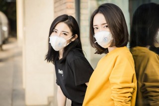 Anordnung der Anti-Smog-Maske LIFAair LM99