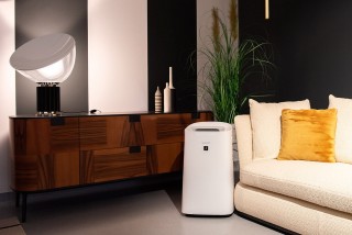 Anordnung des Luftreinigers Sharp UA-KIL80E-W