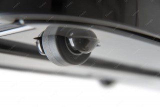 Sharp KC-G50EUH Ansicht von unten, Nahaufnahme des Rades