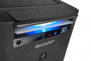 Sharp KC-G50EUH Nahaufnahme des Displays, Bedienfelds und vorderen Auslasses